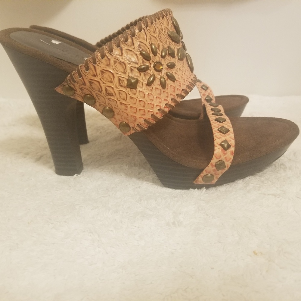 Amanda Smith Mules 8.5